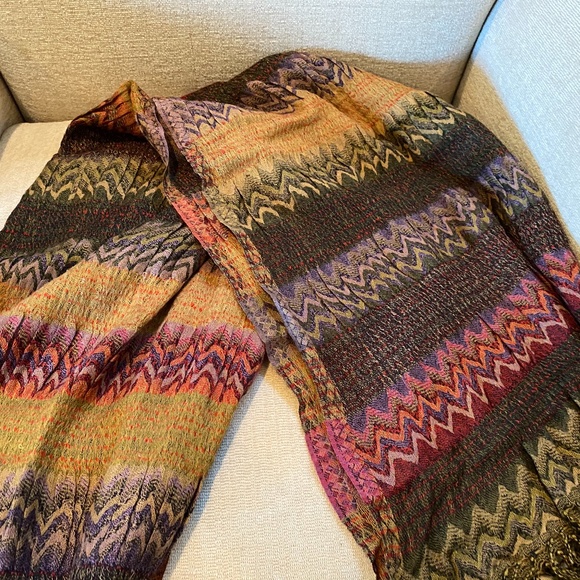 Cupcake International Hand-Loomed Wool Sca… - Picture 11 of 15